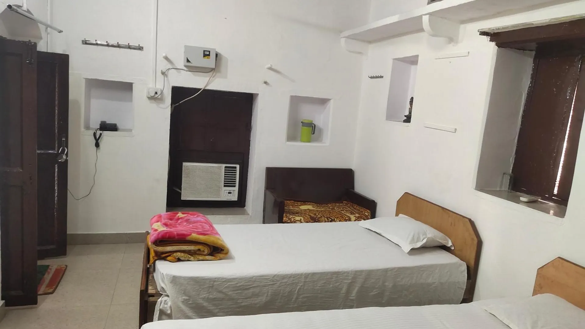 Sunrise Lodge Varanasi Гостевой дом